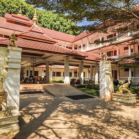 Ban Pong  Suan Bua Hotel & Resort מראה חיצוני תמונה