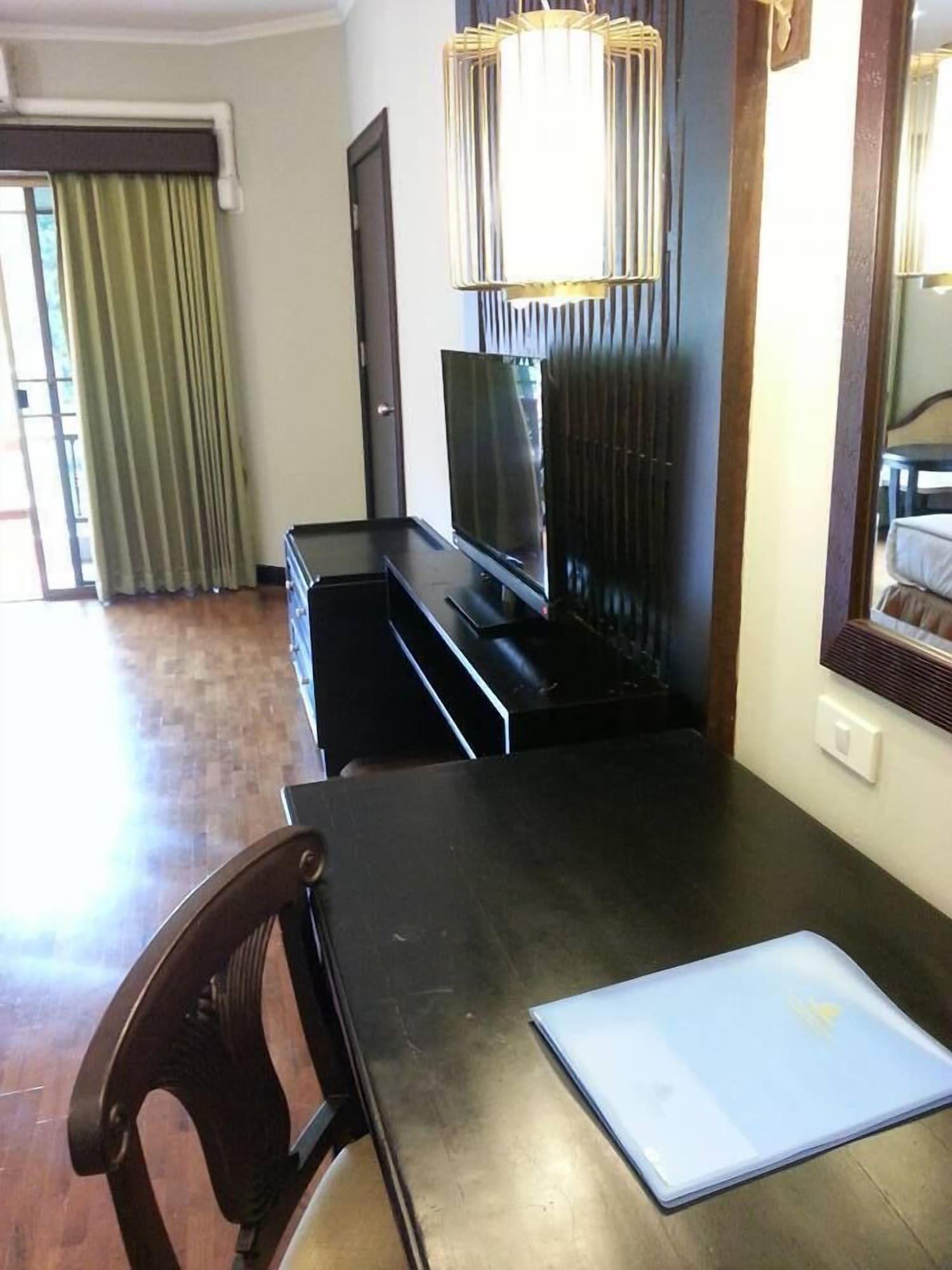 Ban Pong  Suan Bua Hotel & Resort מראה חיצוני תמונה