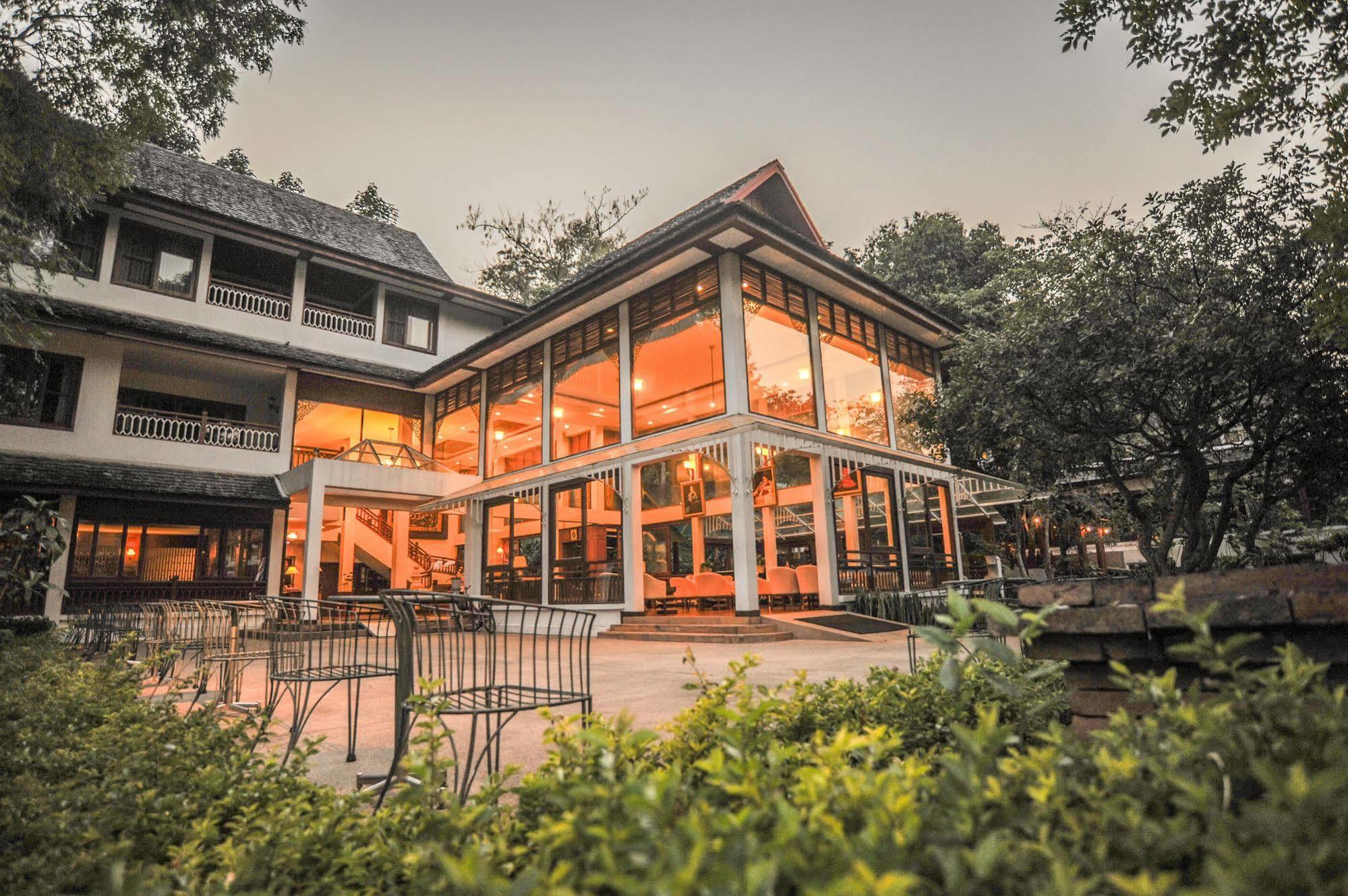 Ban Pong  Suan Bua Hotel & Resort מראה חיצוני תמונה