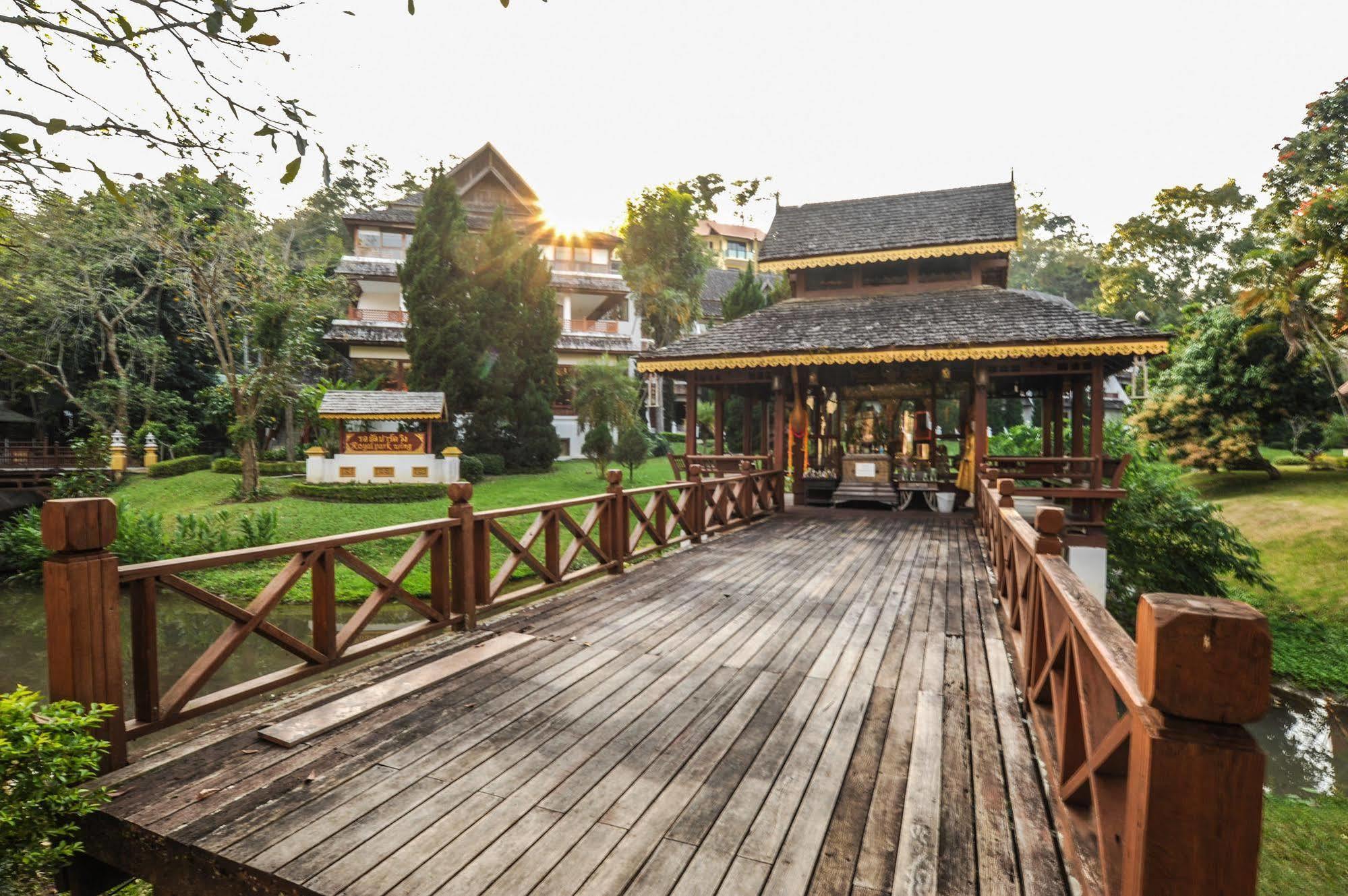 Ban Pong  Suan Bua Hotel & Resort מראה חיצוני תמונה
