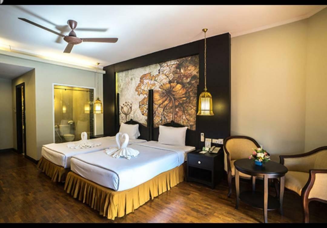 Ban Pong  Suan Bua Hotel & Resort מראה חיצוני תמונה